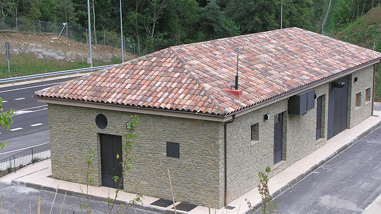 Caseta con teja curva Centenaria Tierra