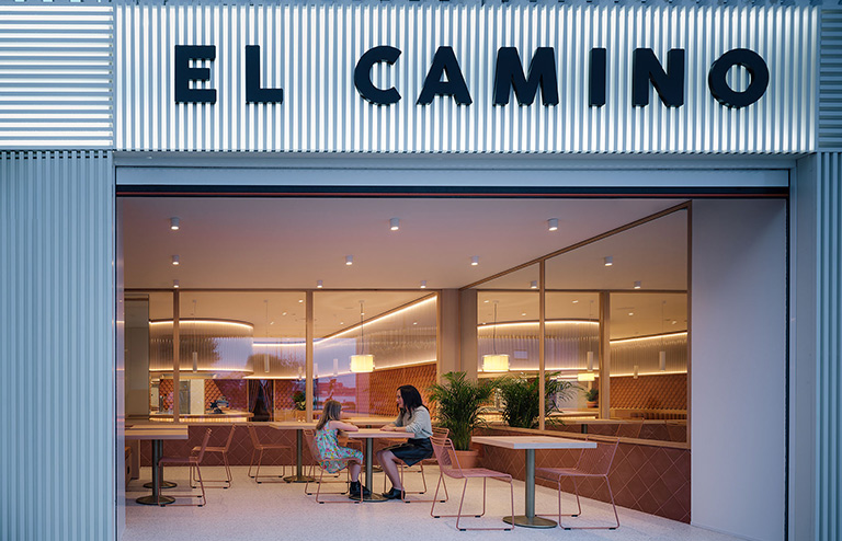 Restaurante El Camino - Interiorismo con tejas escamas