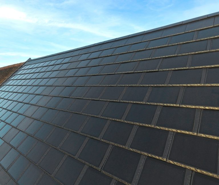 ¿Qué es la tecnología  en tejas solares?