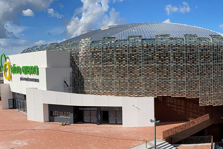 Fachada cerámica del Palacio de los deportes OLIVO ARENA