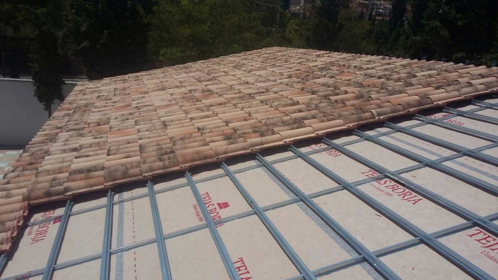 La instalación en seco de las tejas cerámicas