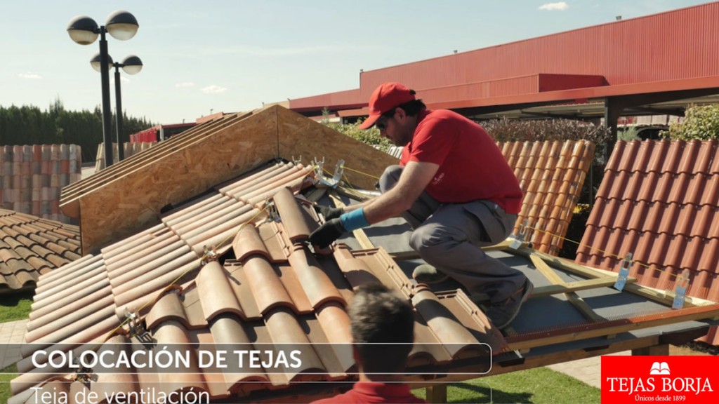 Vídeo INSTALACIÓN EN SECO DE TEJAS CERÁMICAS, sin mortero
